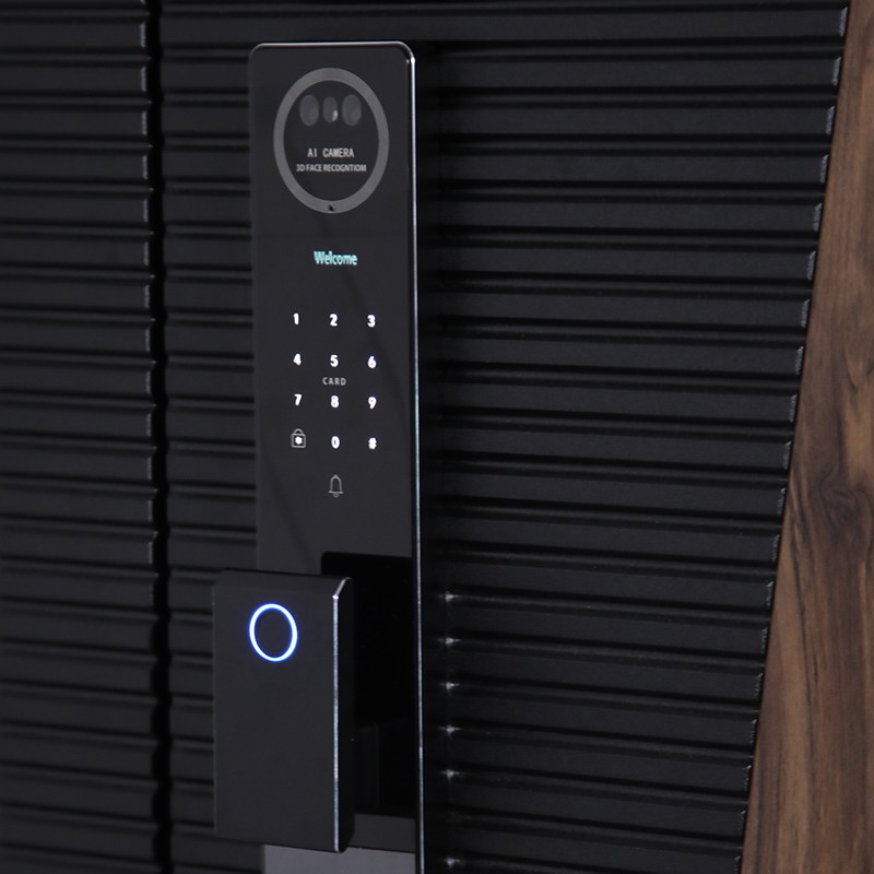 Стальная дверь «Берилл» с зеркалом (биометрический замок Y23)