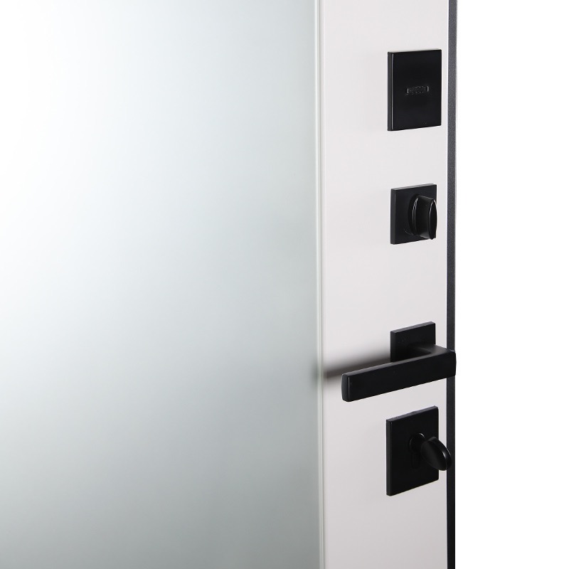 Стальная дверь «Фаворит» с матовым зеркалом