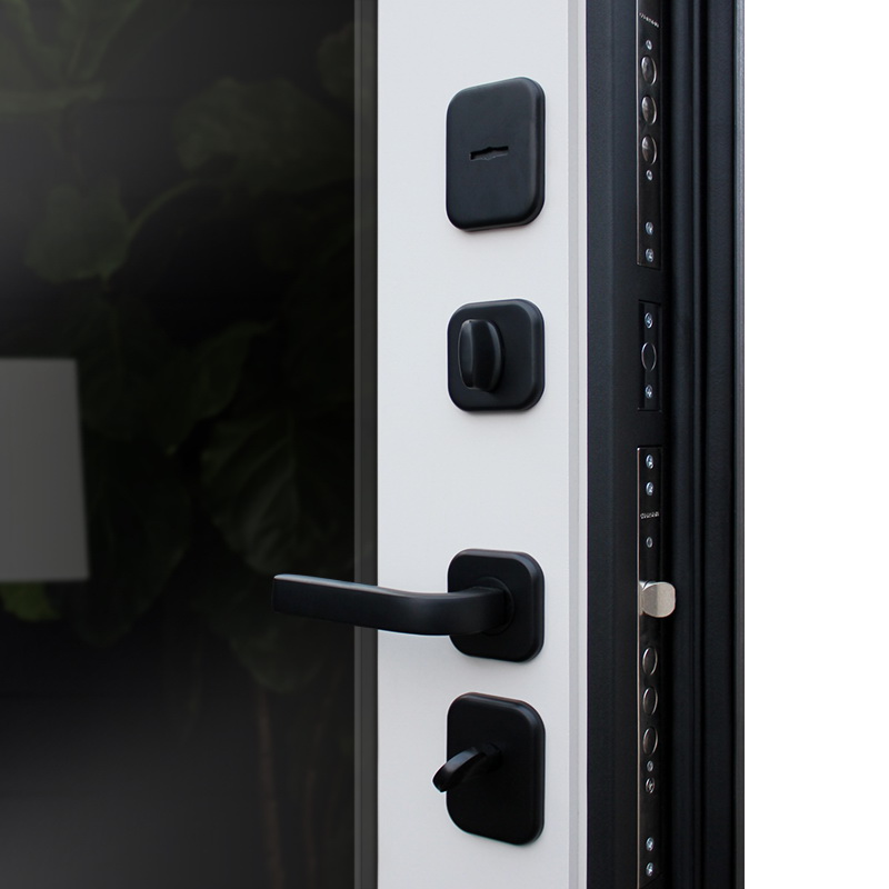 Стальная дверь «Ньюкасл с зеркалом»