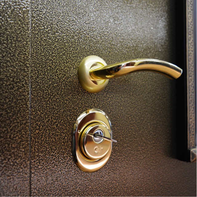 Стальная дверь 3К «C окном и ковкой»