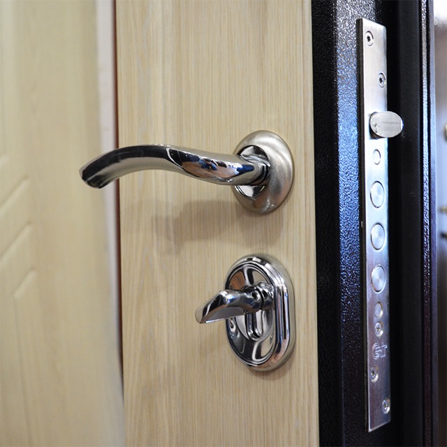 Стальная дверь «Викинг» с зеркалом