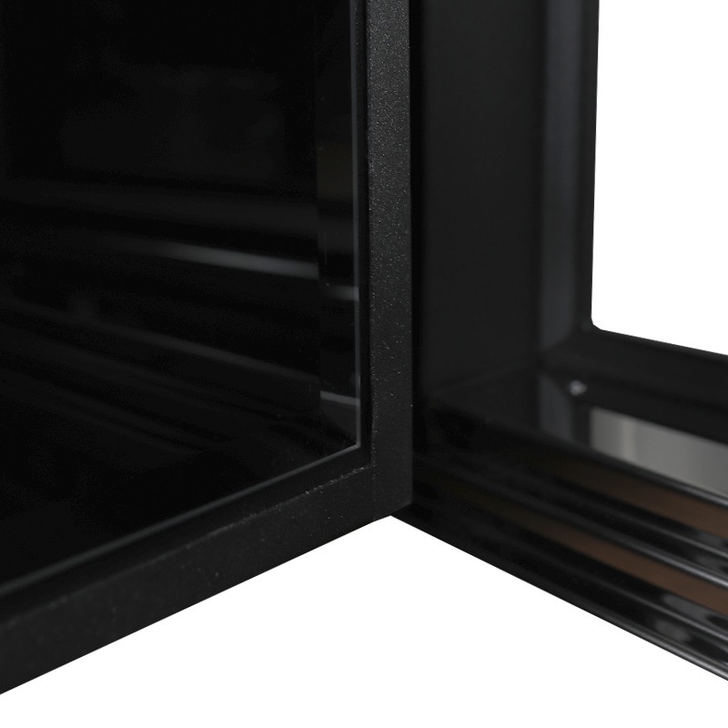 Стальная дверь «Сенатор» с зеркалом