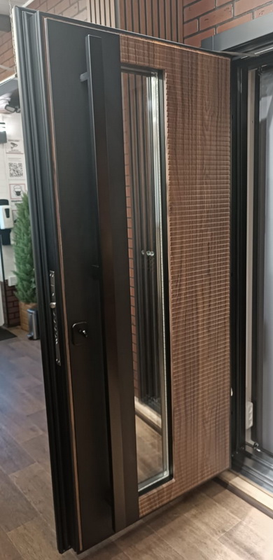 Стальная дверь Терморазрыв 3К «Century с окном»