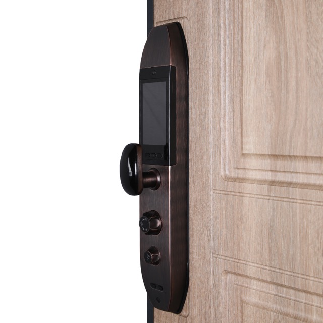 Стальная дверь «Royal» с умным замком