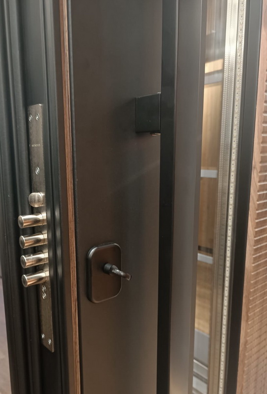 Стальная дверь Терморазрыв 3К «Century с окном»