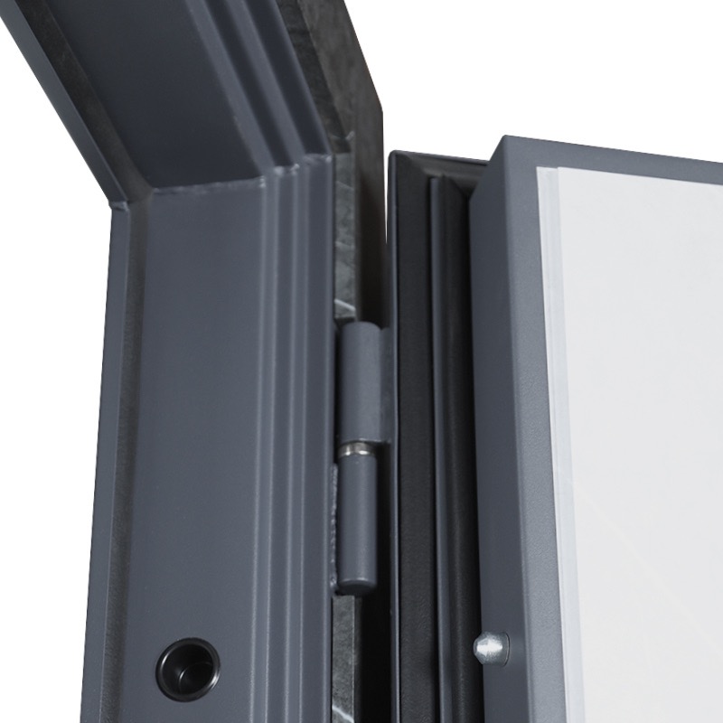 Стальная дверь «Енисей» с зеркалом