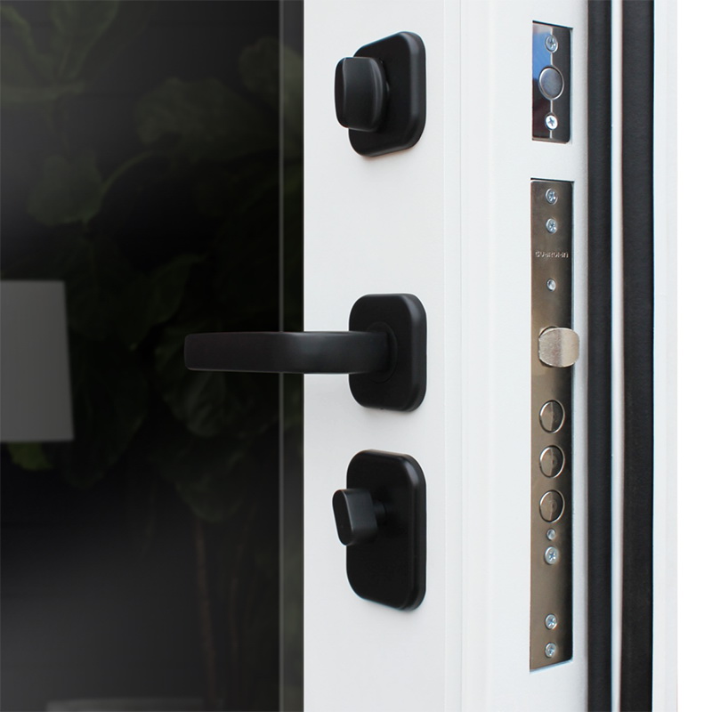 Стальная дверь «Ливерпуль с зеркалом»