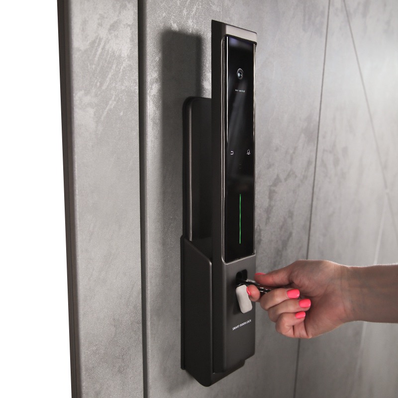 Стальная дверь «Сантос» с умным замком