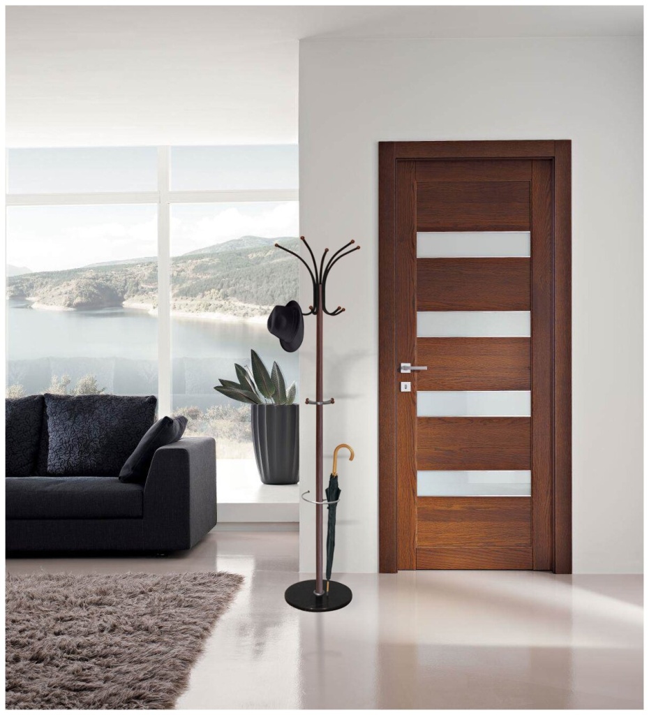 двери с вставкой из матового стекла.jpg